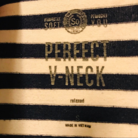 SO Black/White/Blue Perfect V-Neck Tee - Picture 4 of 5